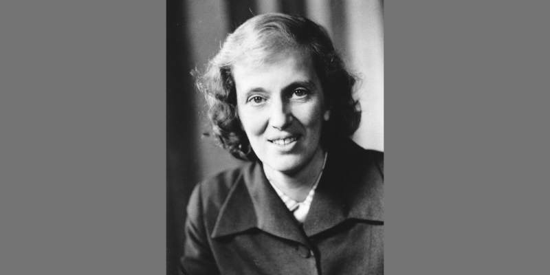 Black and white portrait of Dorothy Crowfoot Hodgkin, a distinguished chemist known for her work in X-ray crystallography.